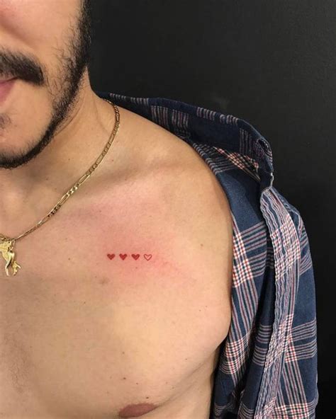 tatuaje minimalista pecho hombre|Mejores tatuajes para pecho de hombre